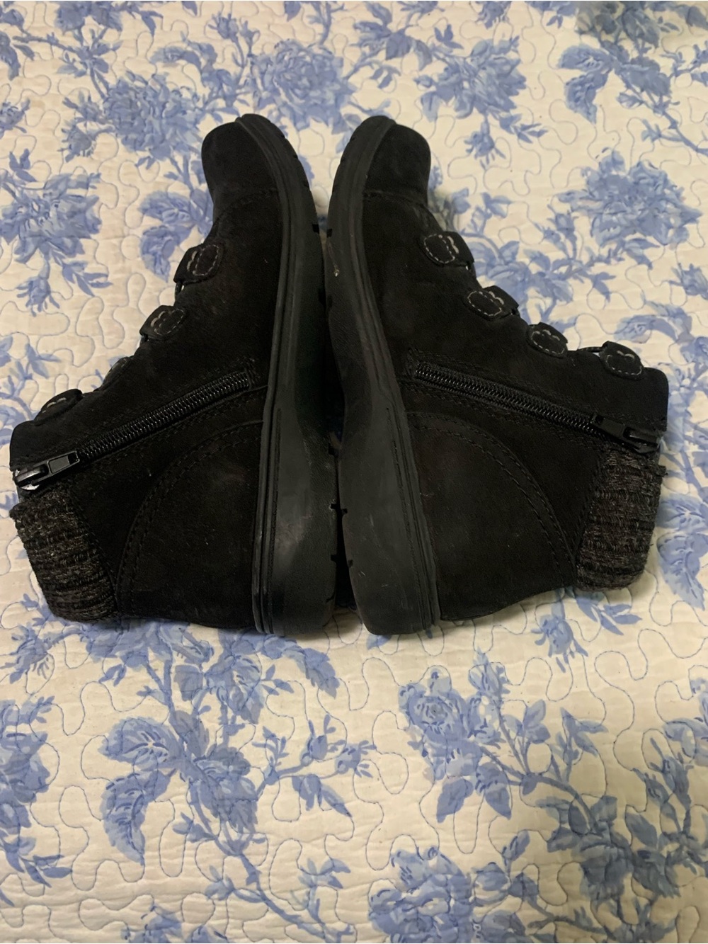 Clarks Black Women's Ankle Booties with Side Zipper - Picture 5 of 6